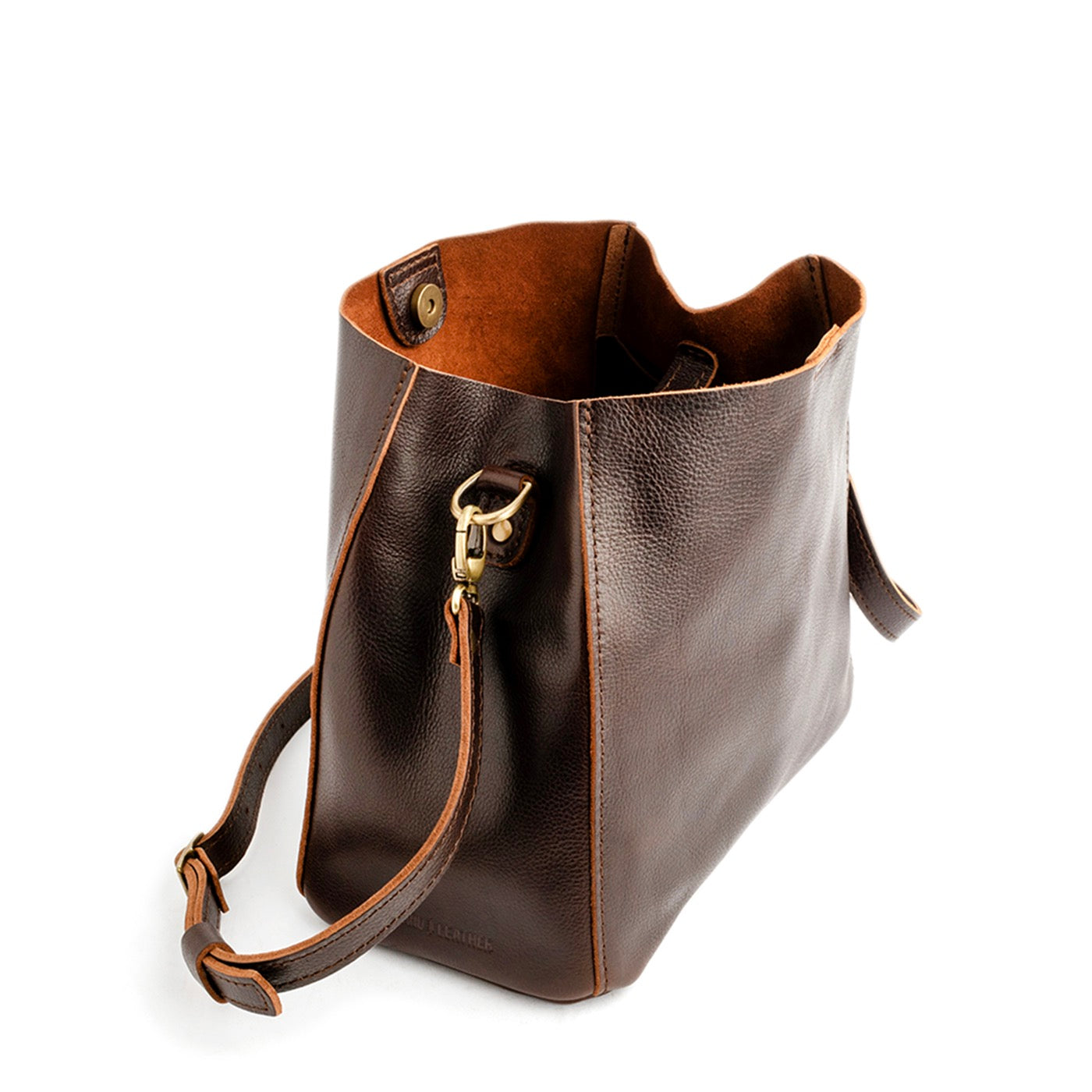 Coldbrew | symmetrical bucket bag with latch closure and removable crossbody strap