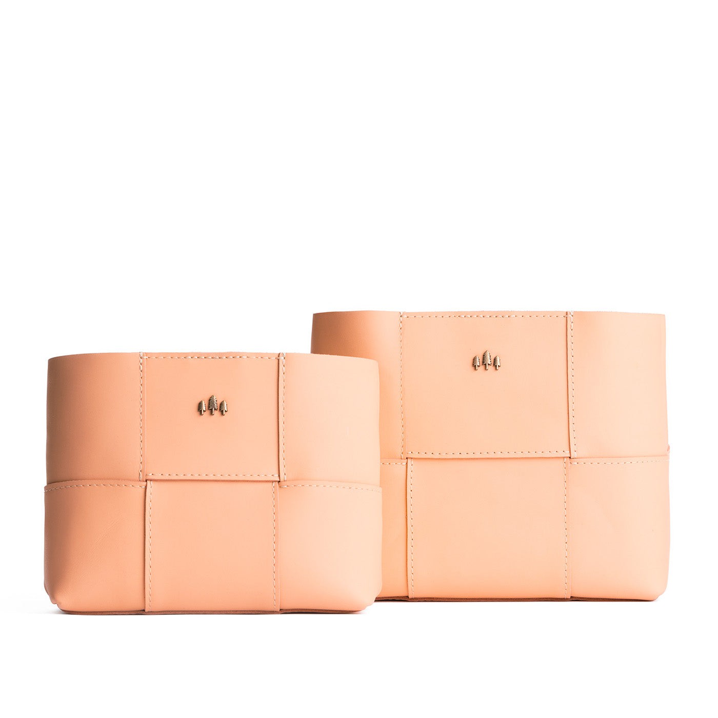 Mamey | Comparison of both sizes of woven leather bag