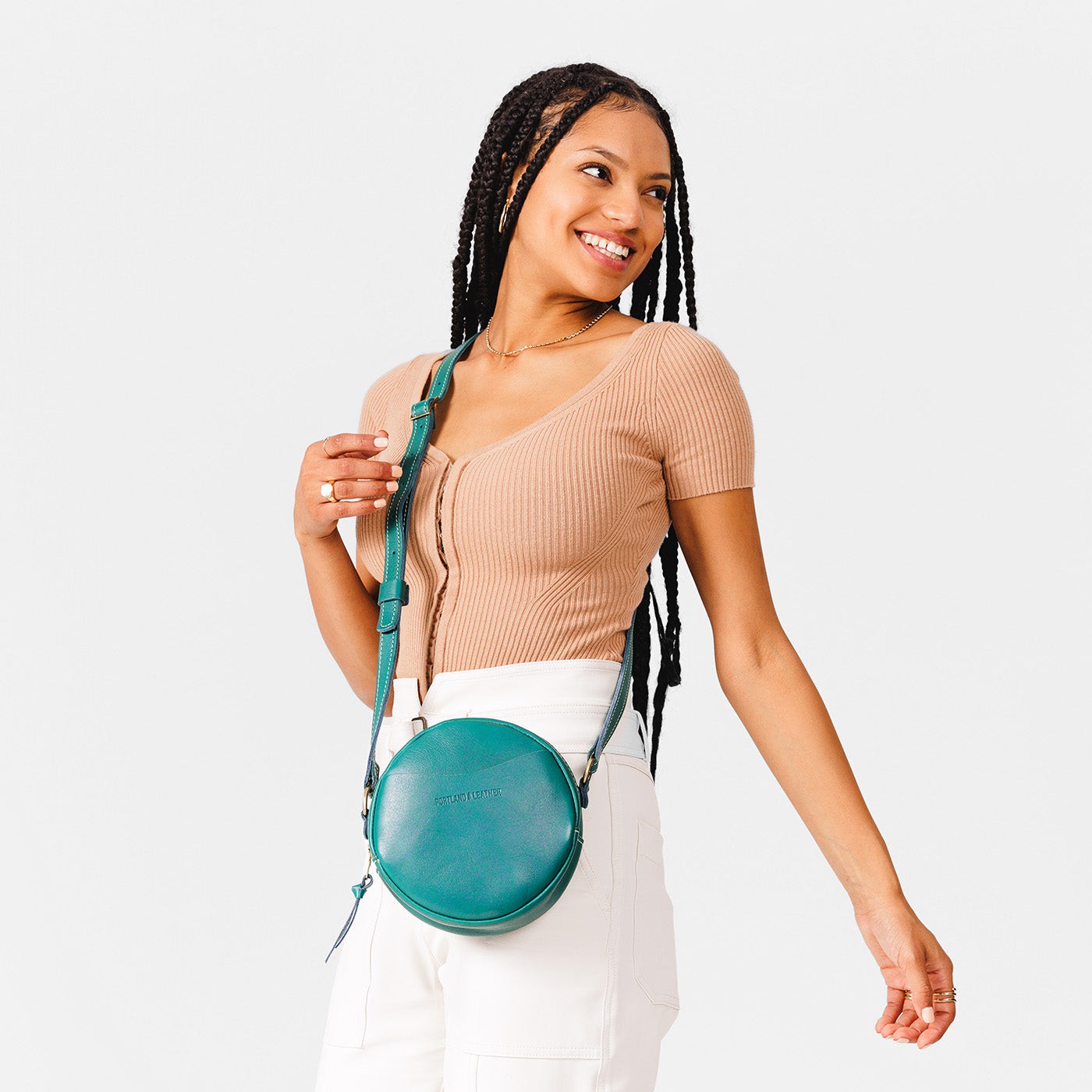 Peacock*Small | Circle shaped crossbody bag with top zipper