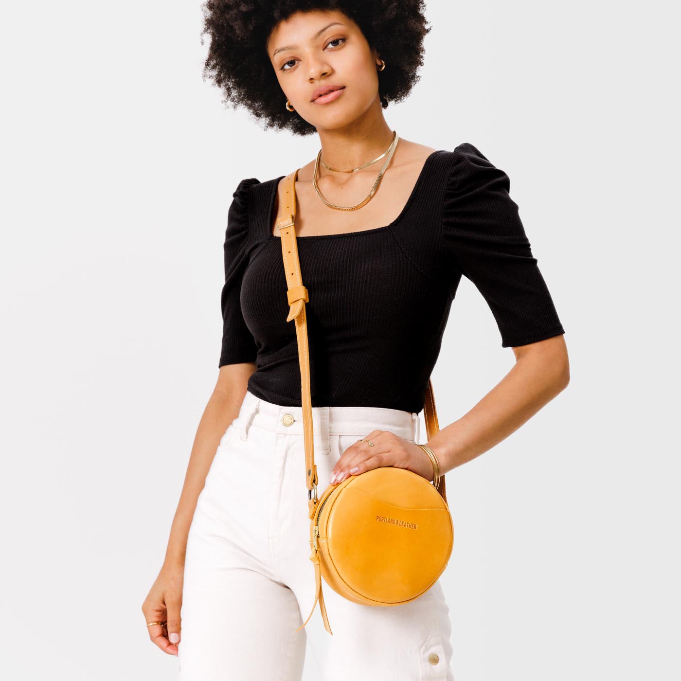 Sunflower Small | Circle shaped crossbody bag with top zipper