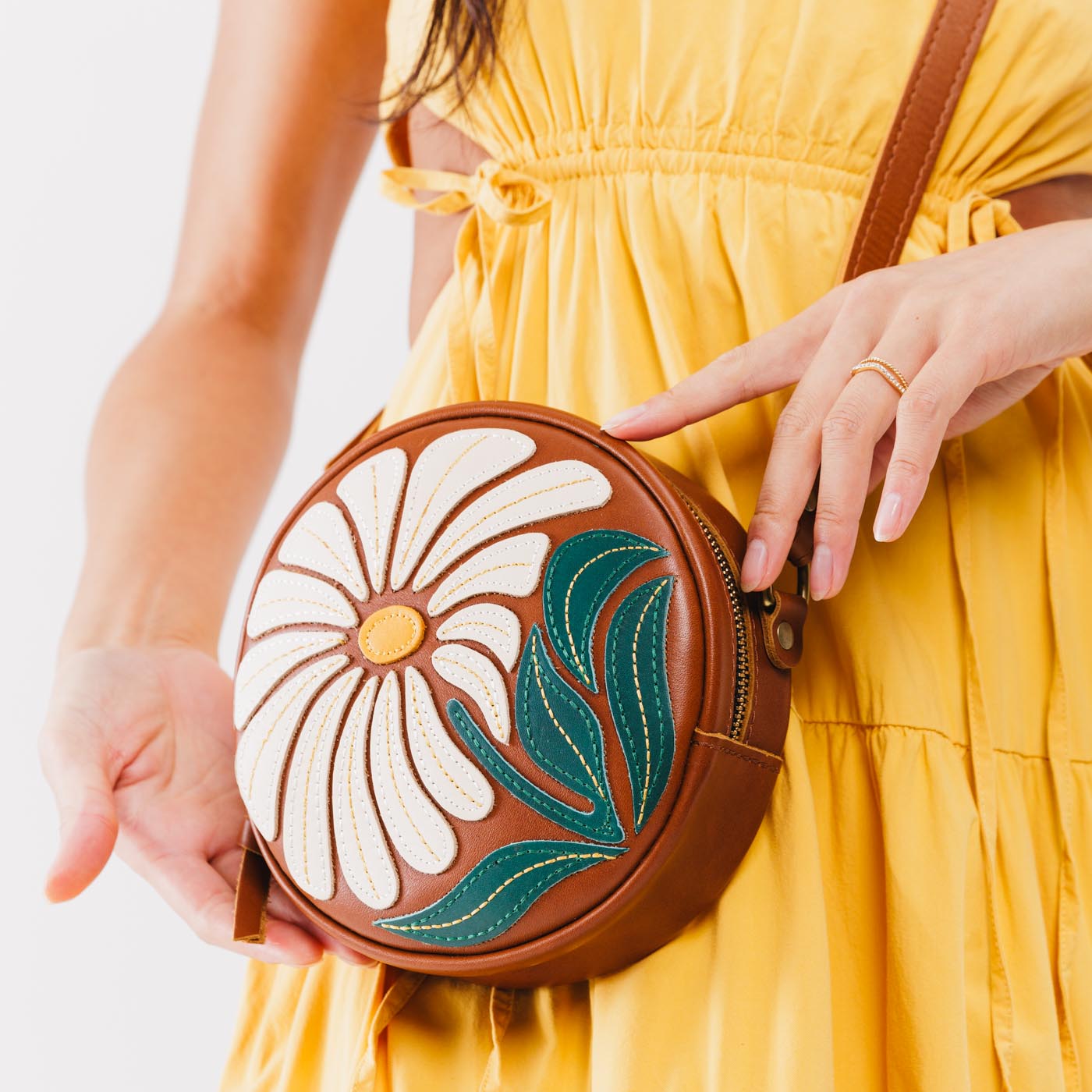 Wildflower Honey*Small | Circle shaped crossbody bag with embroidered flower design