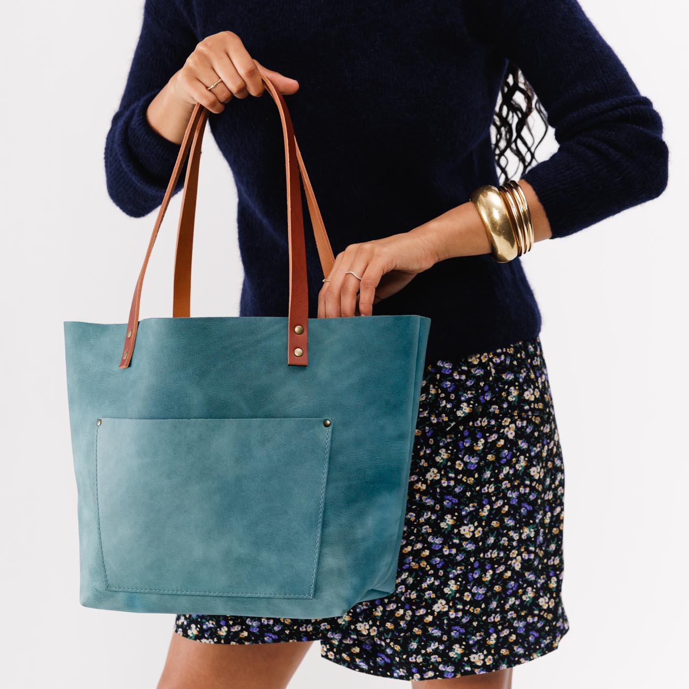 Aqua Classic | Large leather tote bag with sturdy bridle handles and front pocket