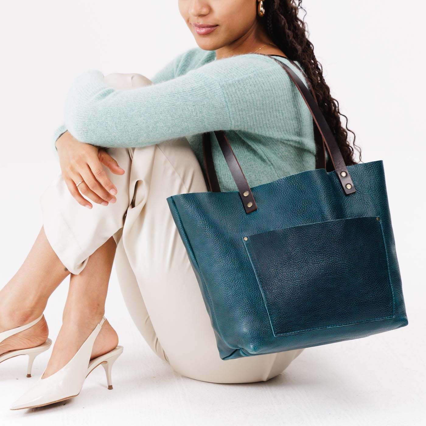 Lagoon*Classic | Large leather tote bag with sturdy bridle handles and front pocket