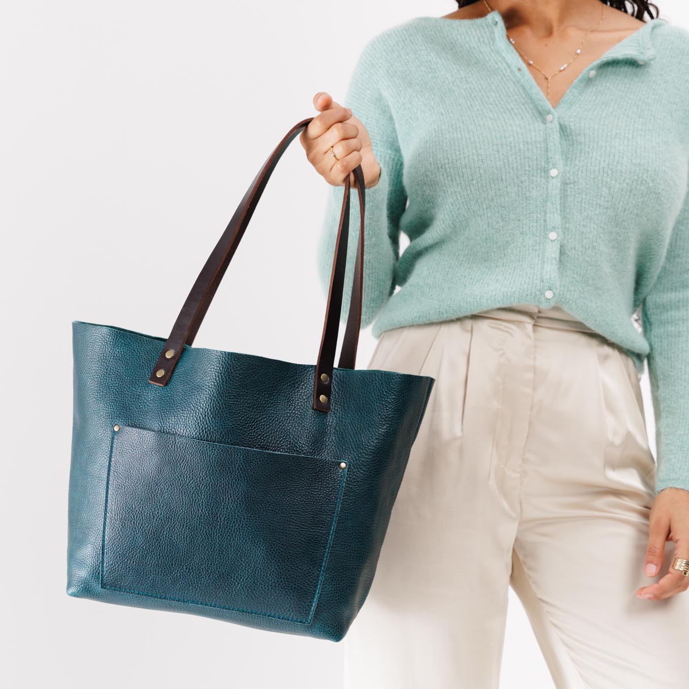 Lagoon*Classic | Large leather tote bag with sturdy bridle handles and front pocket