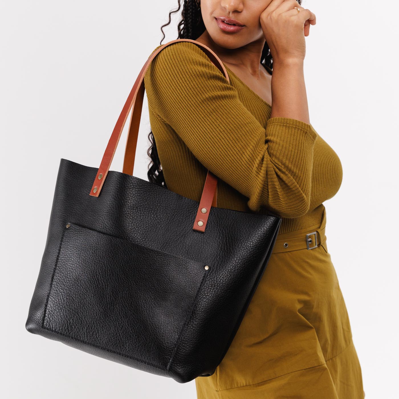 Pebbled--black*Classic | Large leather tote bag with sturdy bridle handles and front pocket