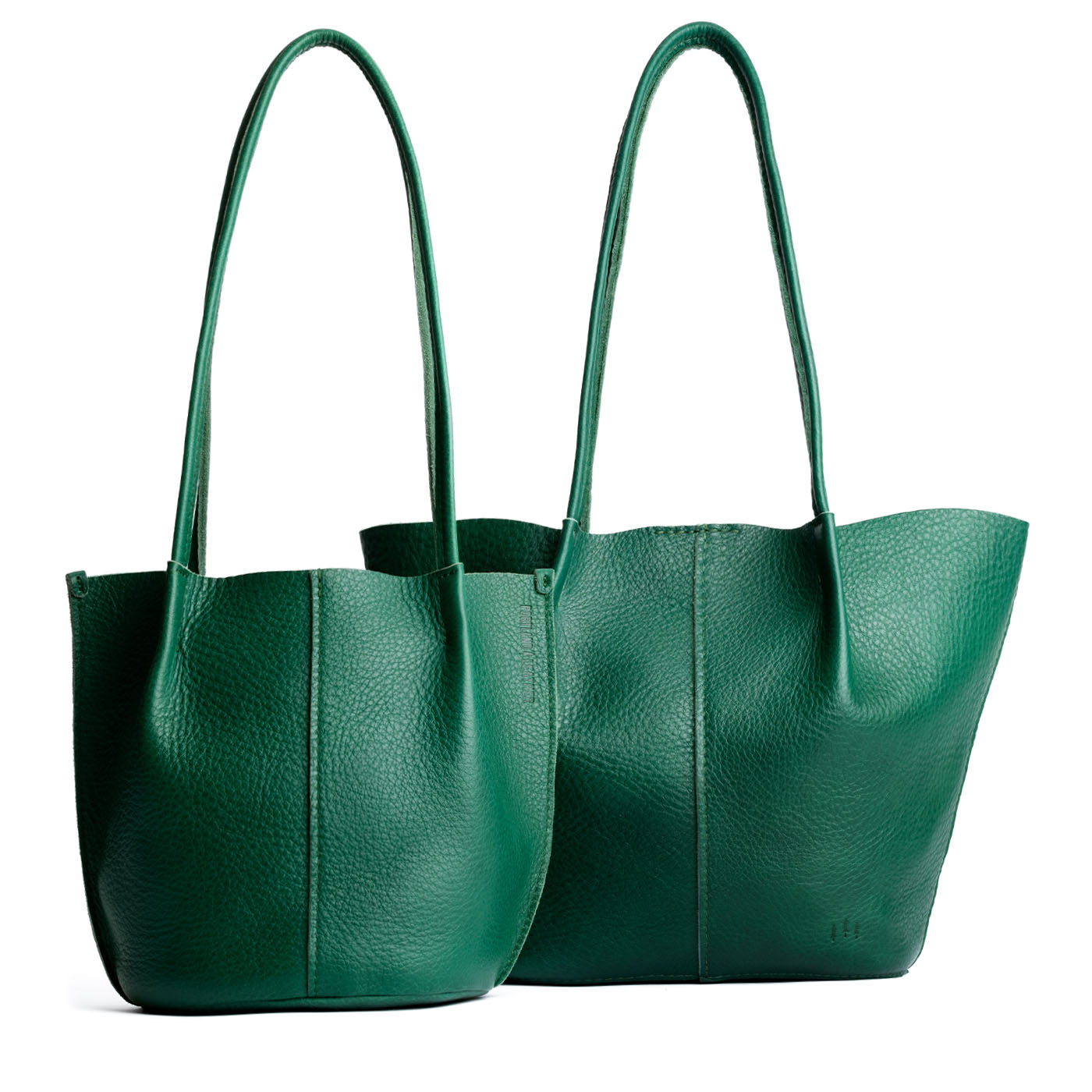 Bacalar | Size comparison of classic and large bucket shaped tote bags with matching leather handles