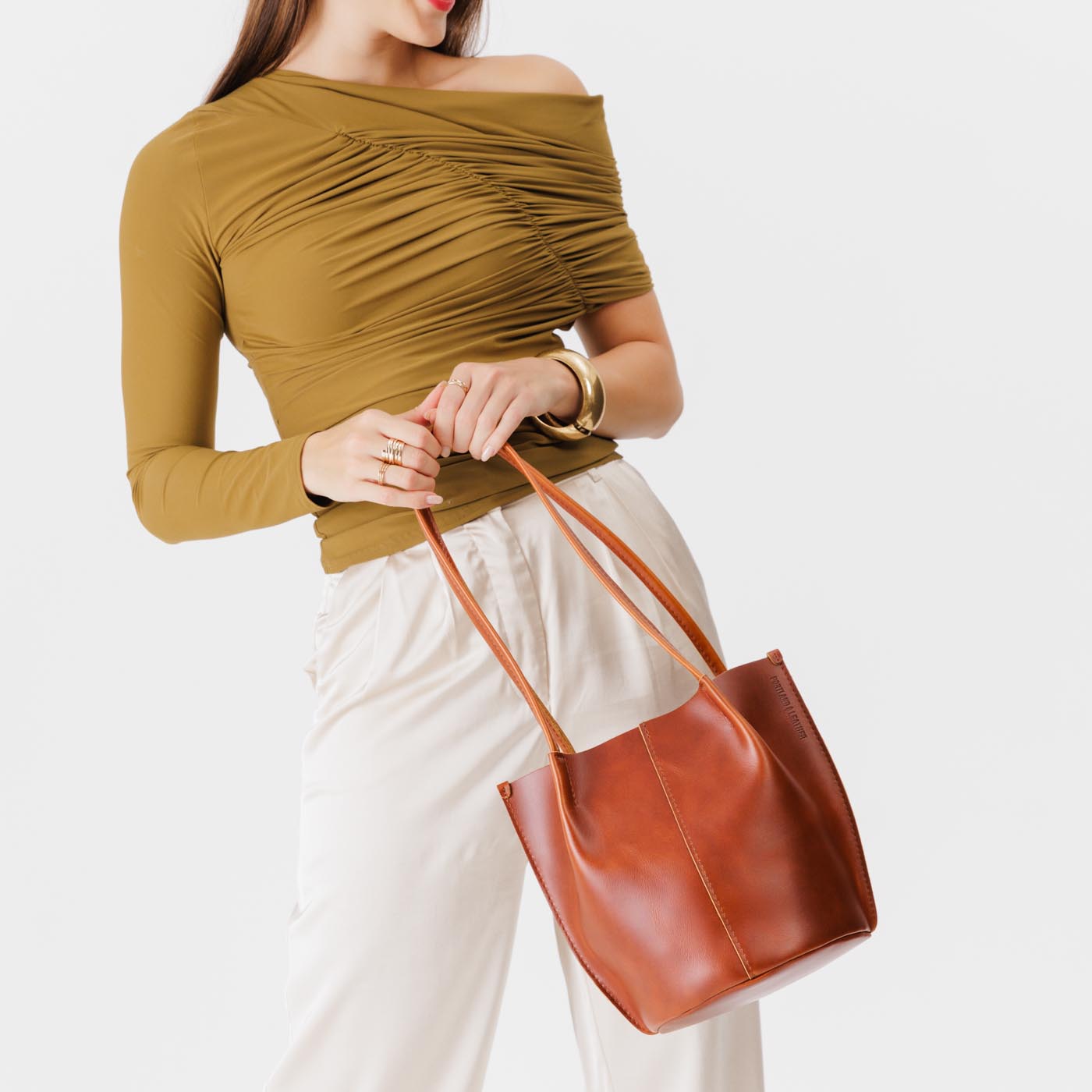 Madrone*Classic | Petite bucket shaped tote bag with matching leather handles