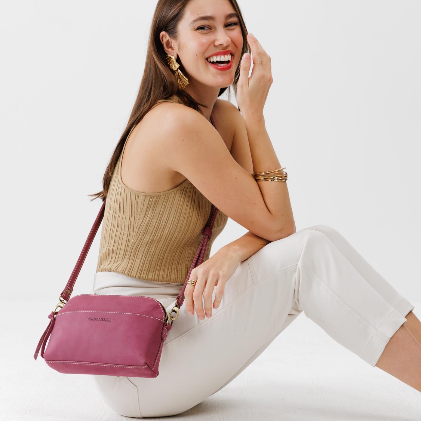 Foxglove*Classic | Dome shaped crossbody purse with front and back pockets