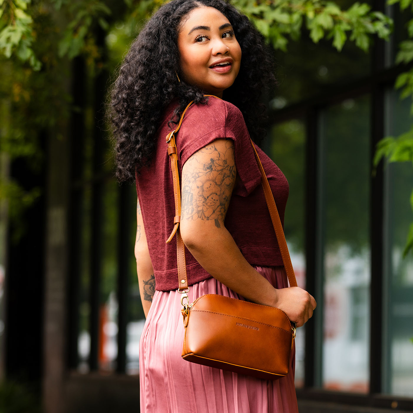 Honey Classic | Dome shaped crossbody purse with front and back pockets