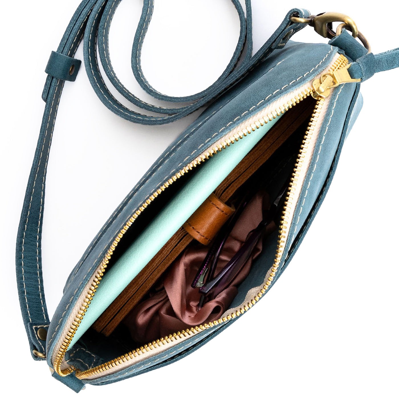 Aqua*Classic | Dome shaped crossbody purse with front and back pockets