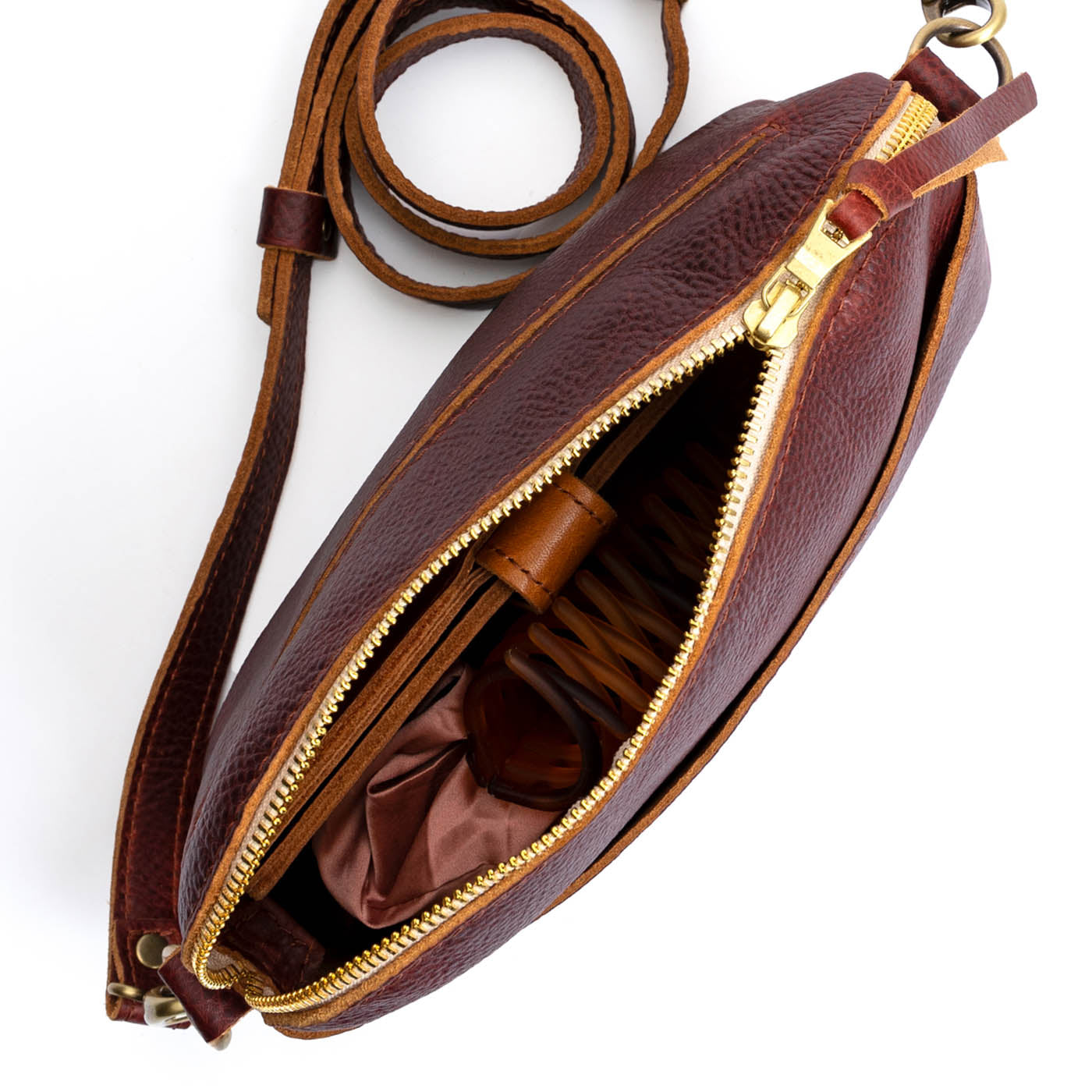 Cinnamon Bear*Classic | Dome shaped crossbody purse with front and back pockets