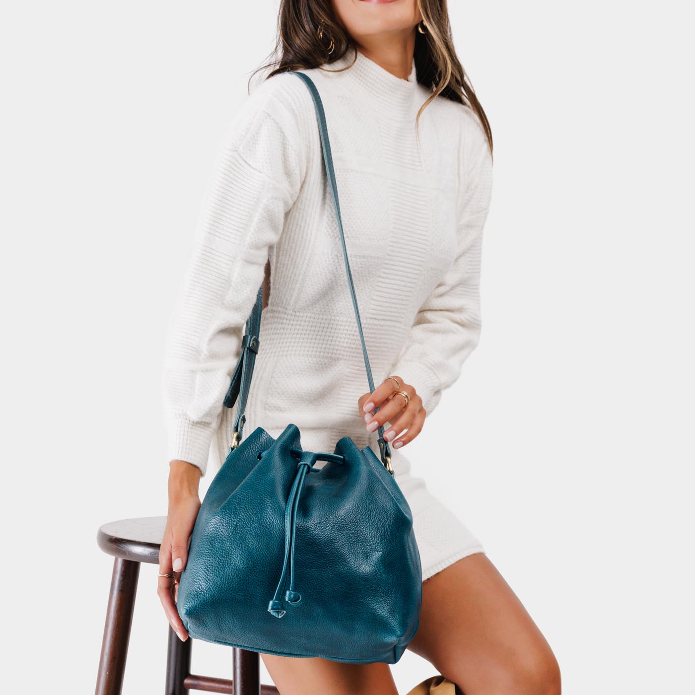 Lagoon Large | Slouchy crossbody bag with drawstring closure