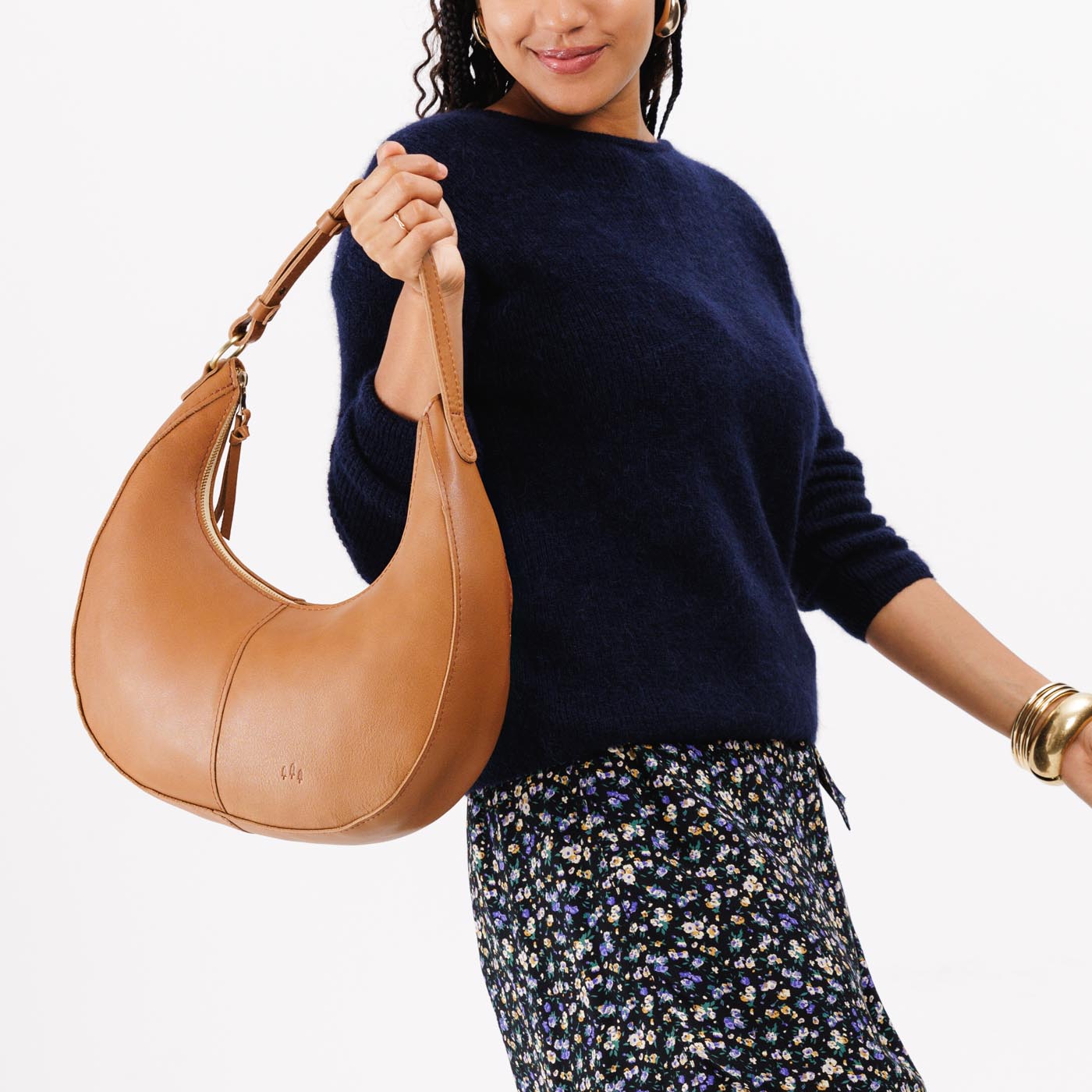 Shortbread Large | Large crescent shaped shoulder bag with zipper closure and adjustable strap