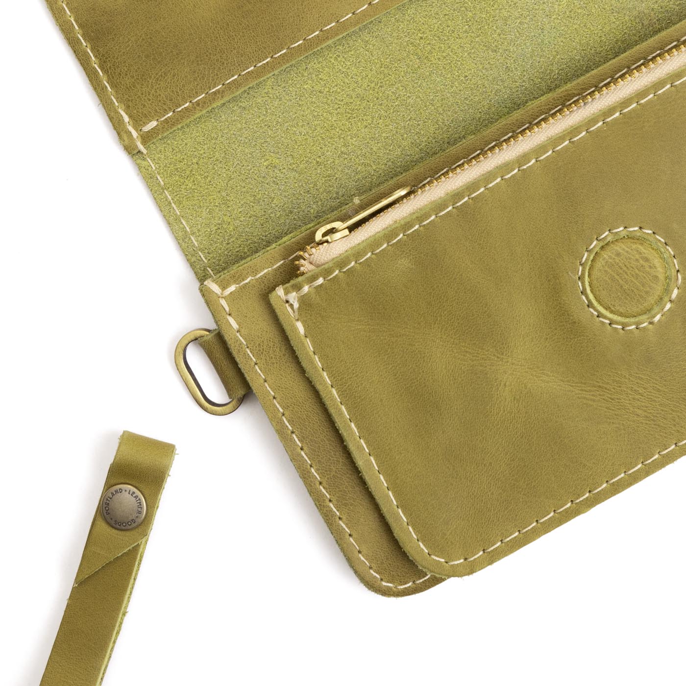 Anjou | Leather wallet clutch with wristlet and magnetic closure