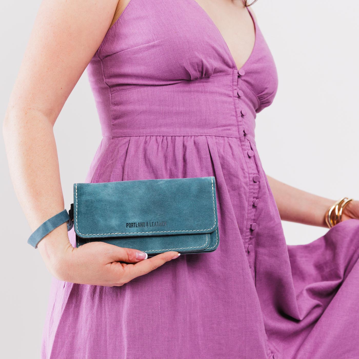 Aqua | Leather wallet clutch with wristlet and magnetic closure