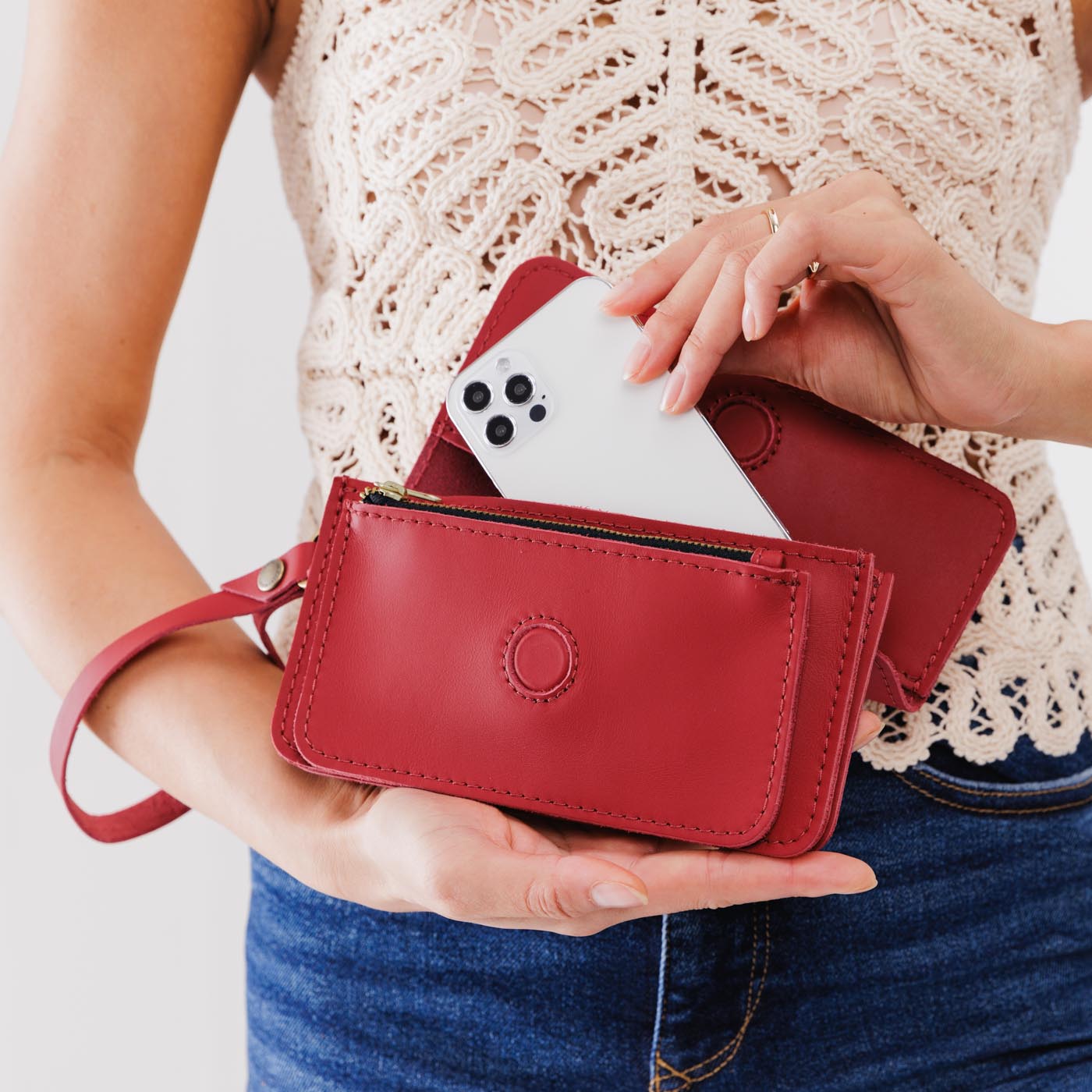 Crimson | Leather wallet clutch with wristlet and magnetic closure