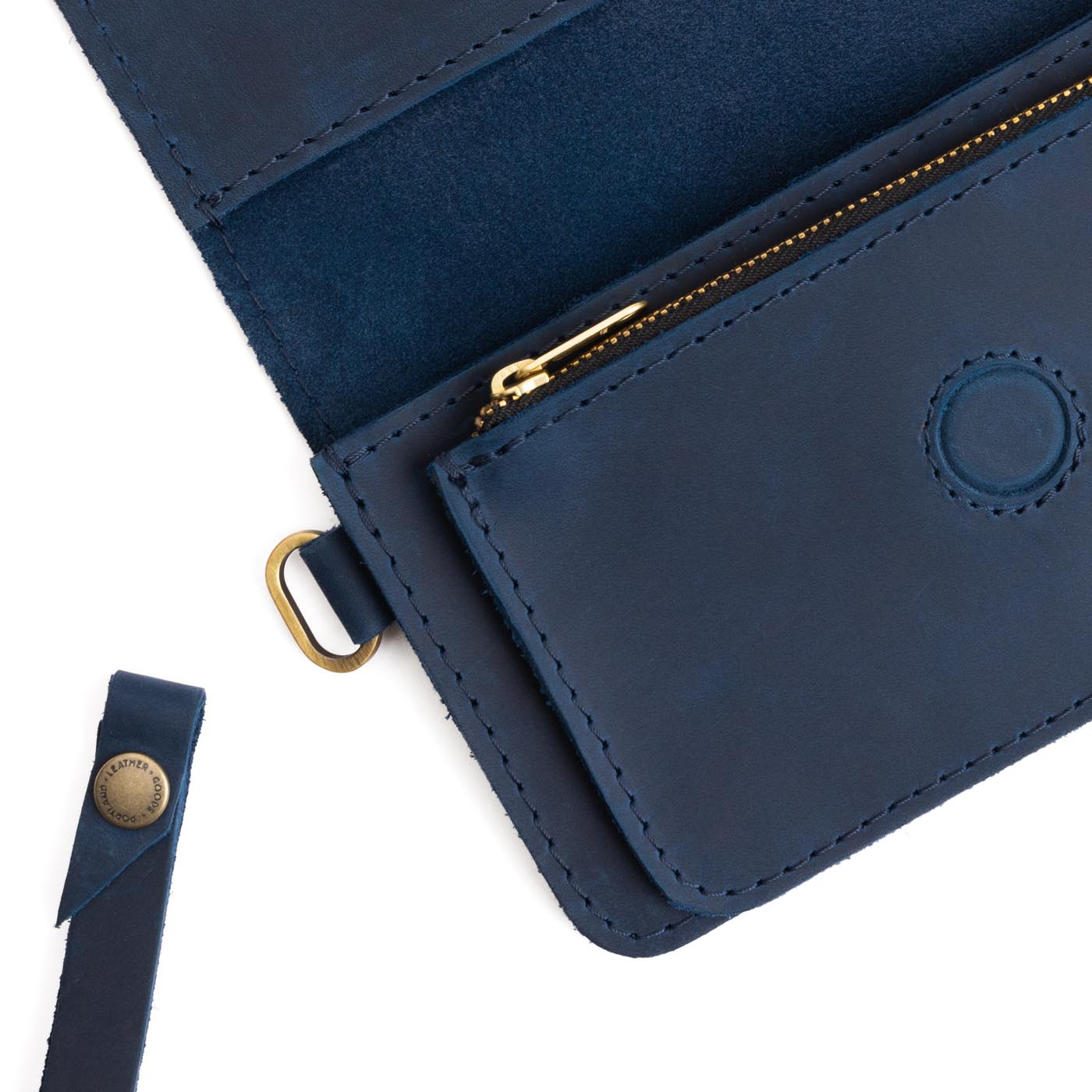 Deep Water | Leather wallet clutch with wristlet and magnetic closure