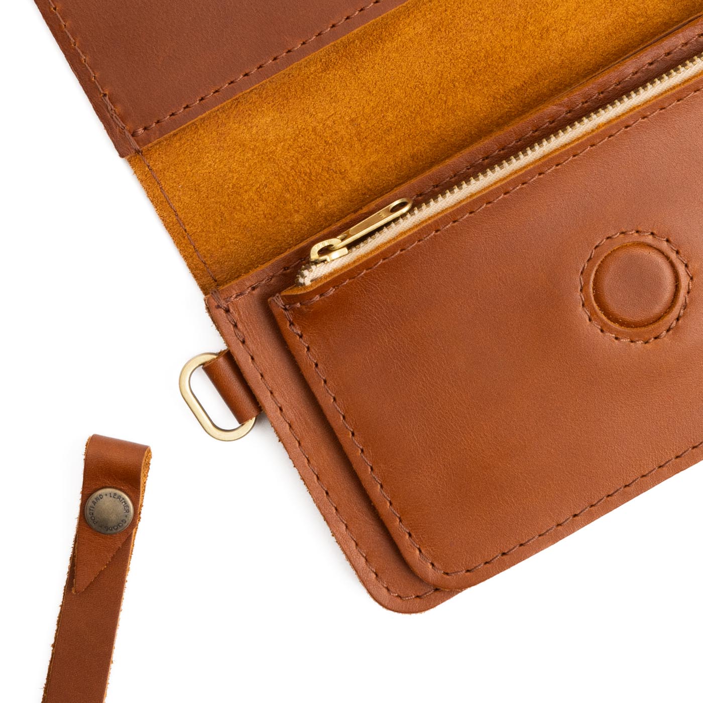 Honey | Leather wallet clutch with wristlet and magnetic closure