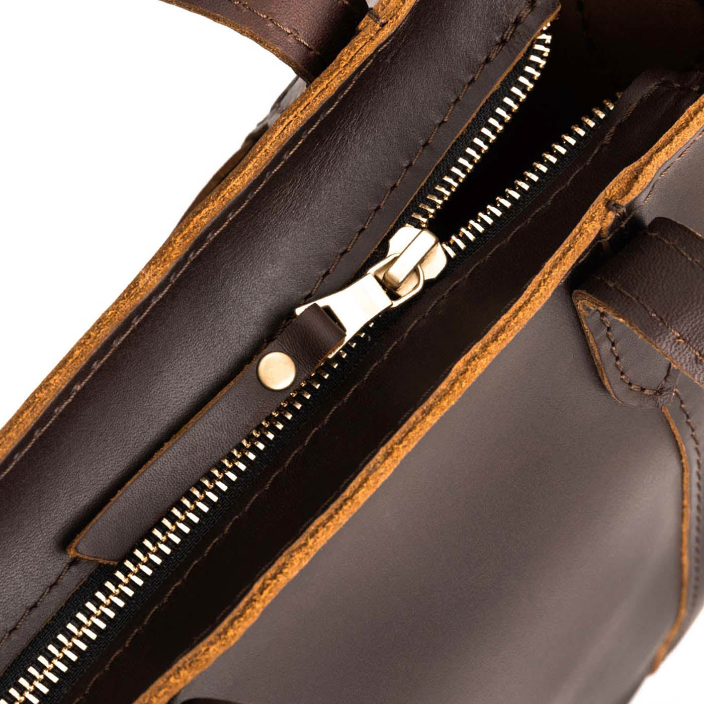 Grizzly Zipper | Structured mid-size tote bag with overlapping panels and crossbody strap