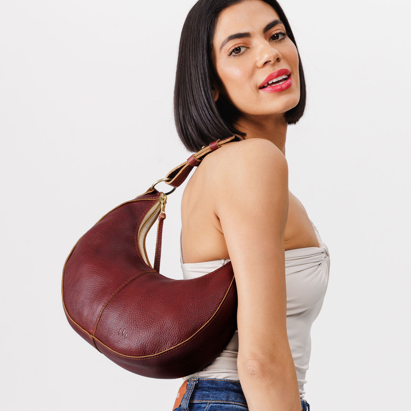 Cinnamon Bear Classic | Crescent shaped shoulder bag with zipper closure and adjustable strap