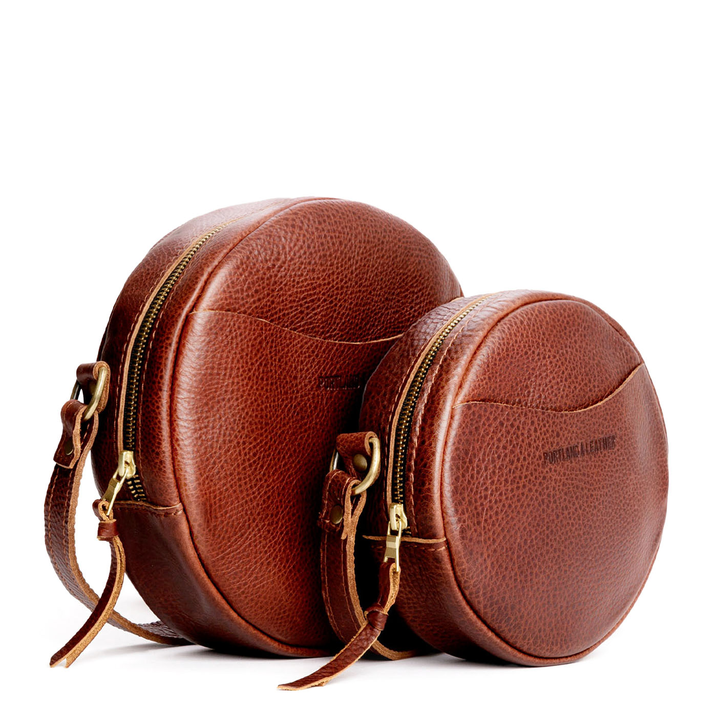 Nutmeg | Circle shaped crossbody bag with top zipper