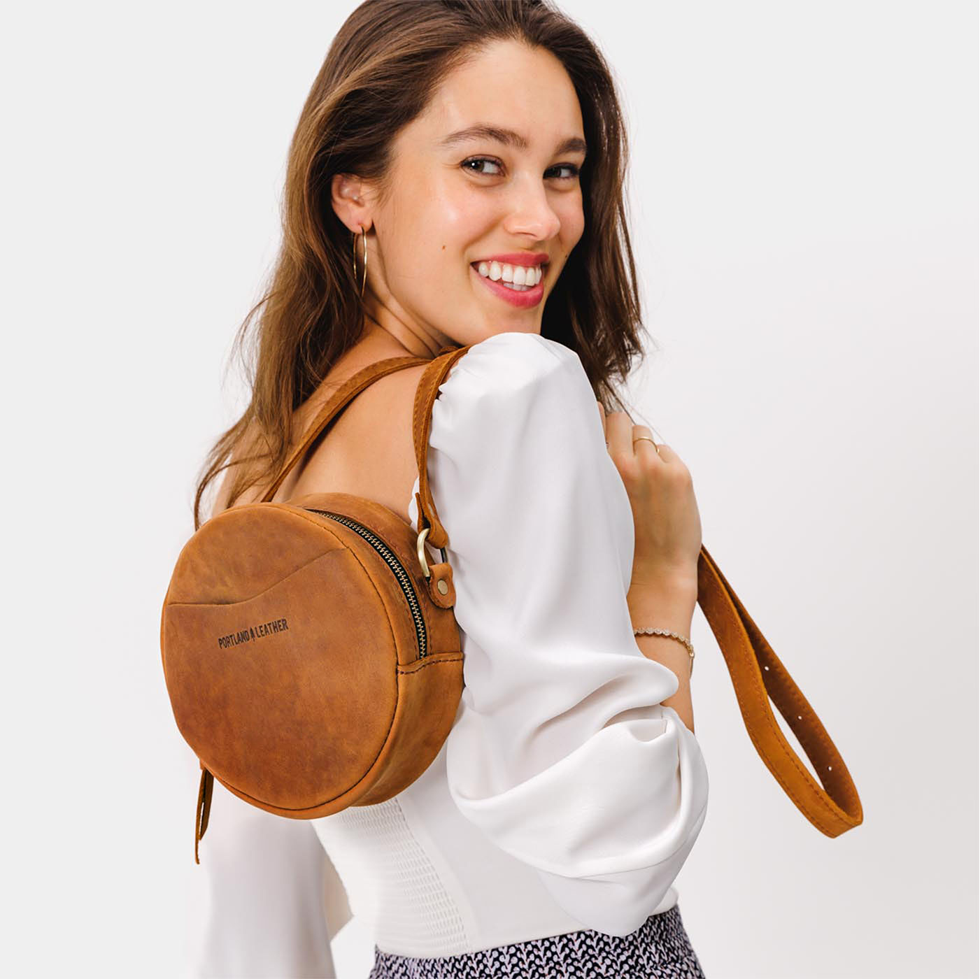 Dakota*Small | Circle shaped crossbody bag with top zipper