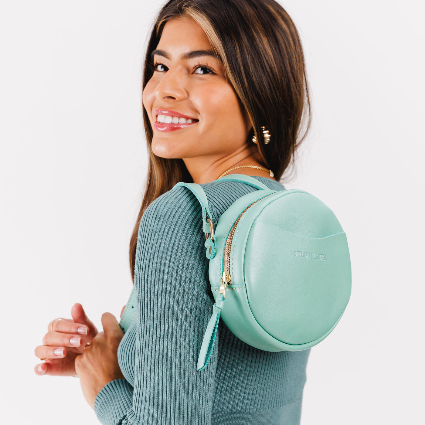 Optical*Small | Circle shaped crossbody bag with top zipper