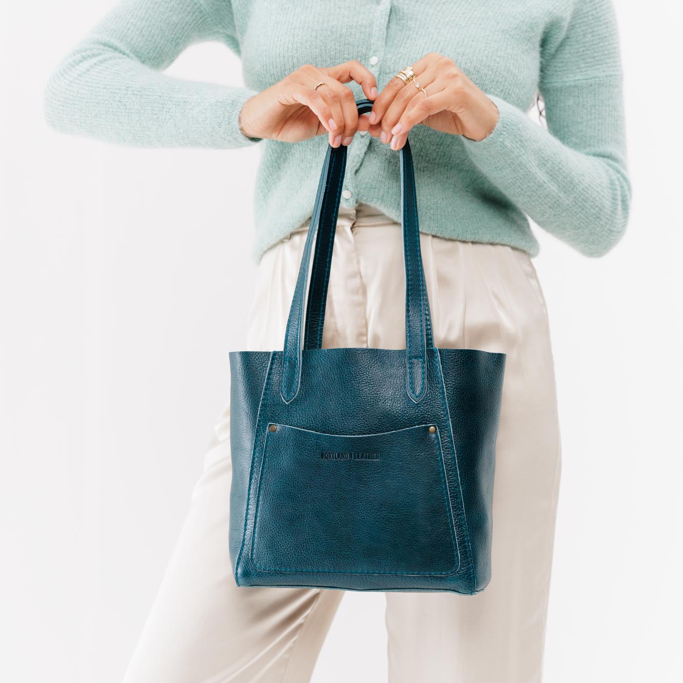 Lagoon Small | Slim tote bag with dual shoulder straps and interior and exterior pockets