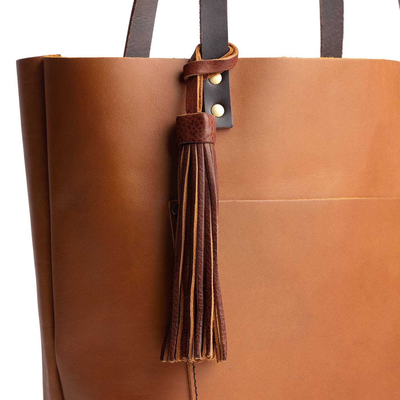 Nutmeg Jumbo | Fringed leather tassel with leather loop