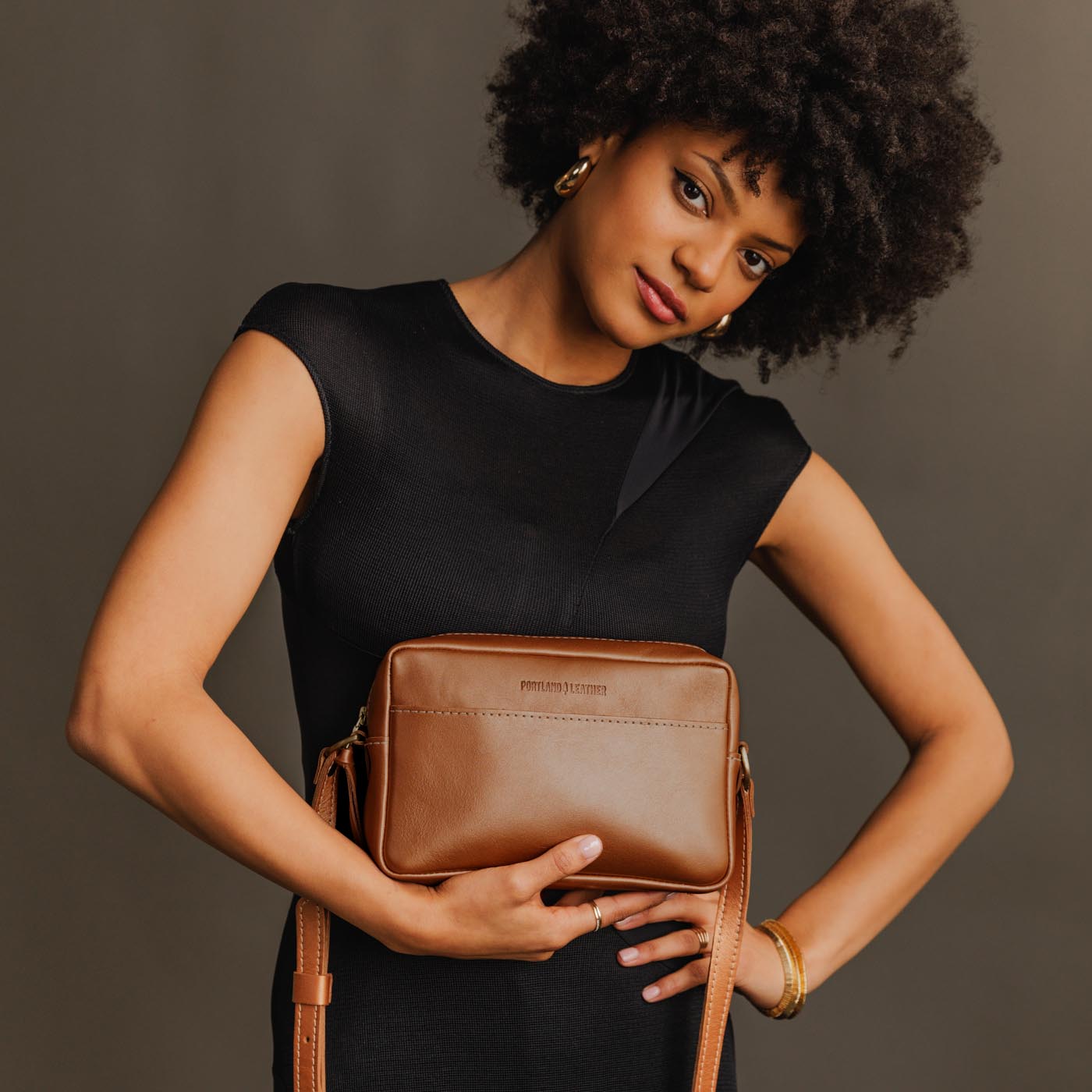 Hava Large | Mid-size rectangular crossbody with adjustable strap