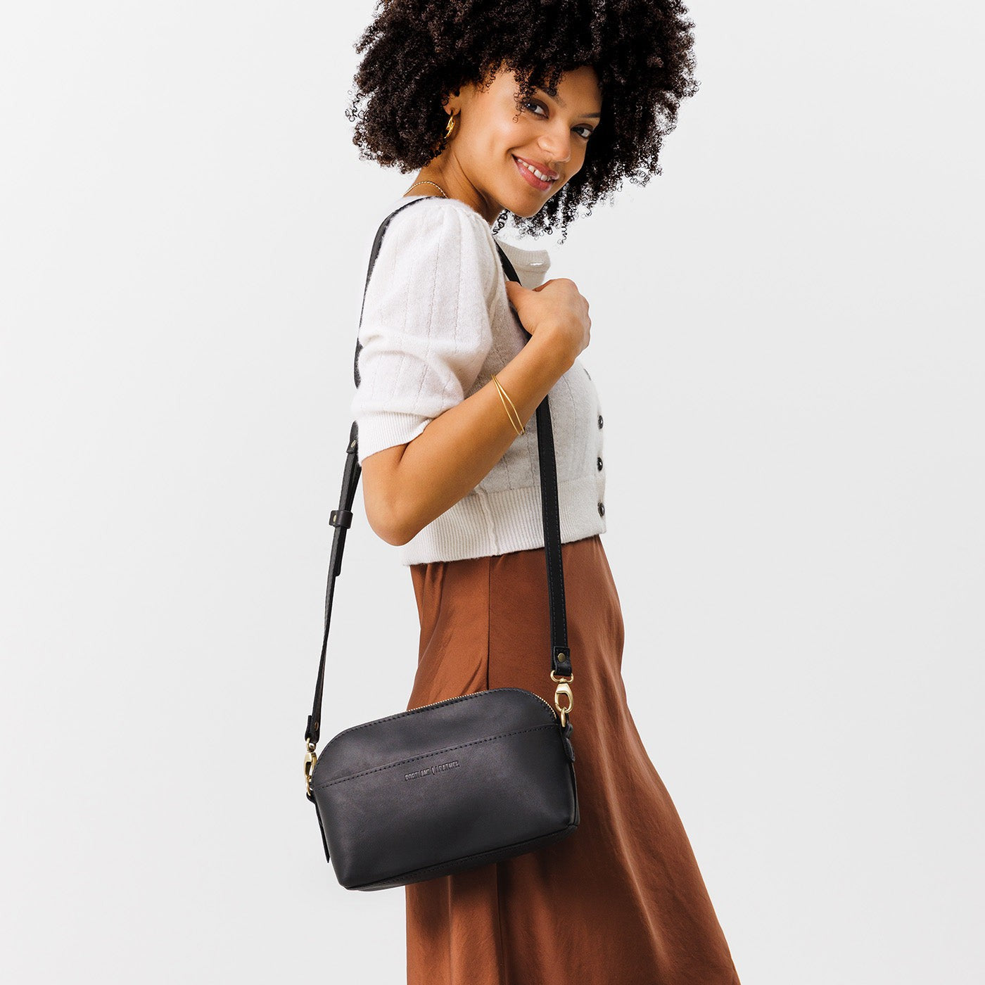 Black Classic | Dome shaped crossbody purse with front and back pockets