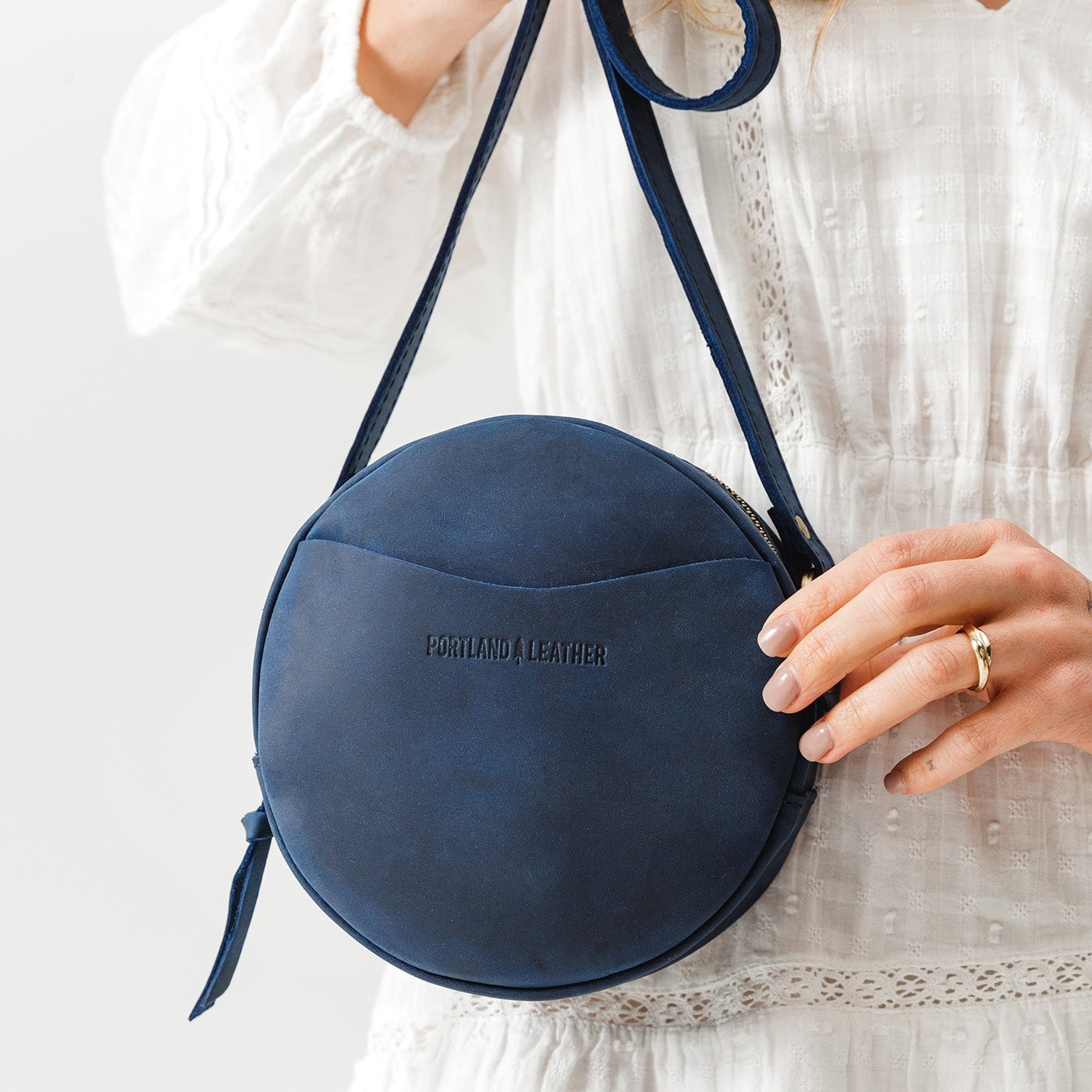 Deep Water*Small | Circle shaped crossbody bag with top zipper