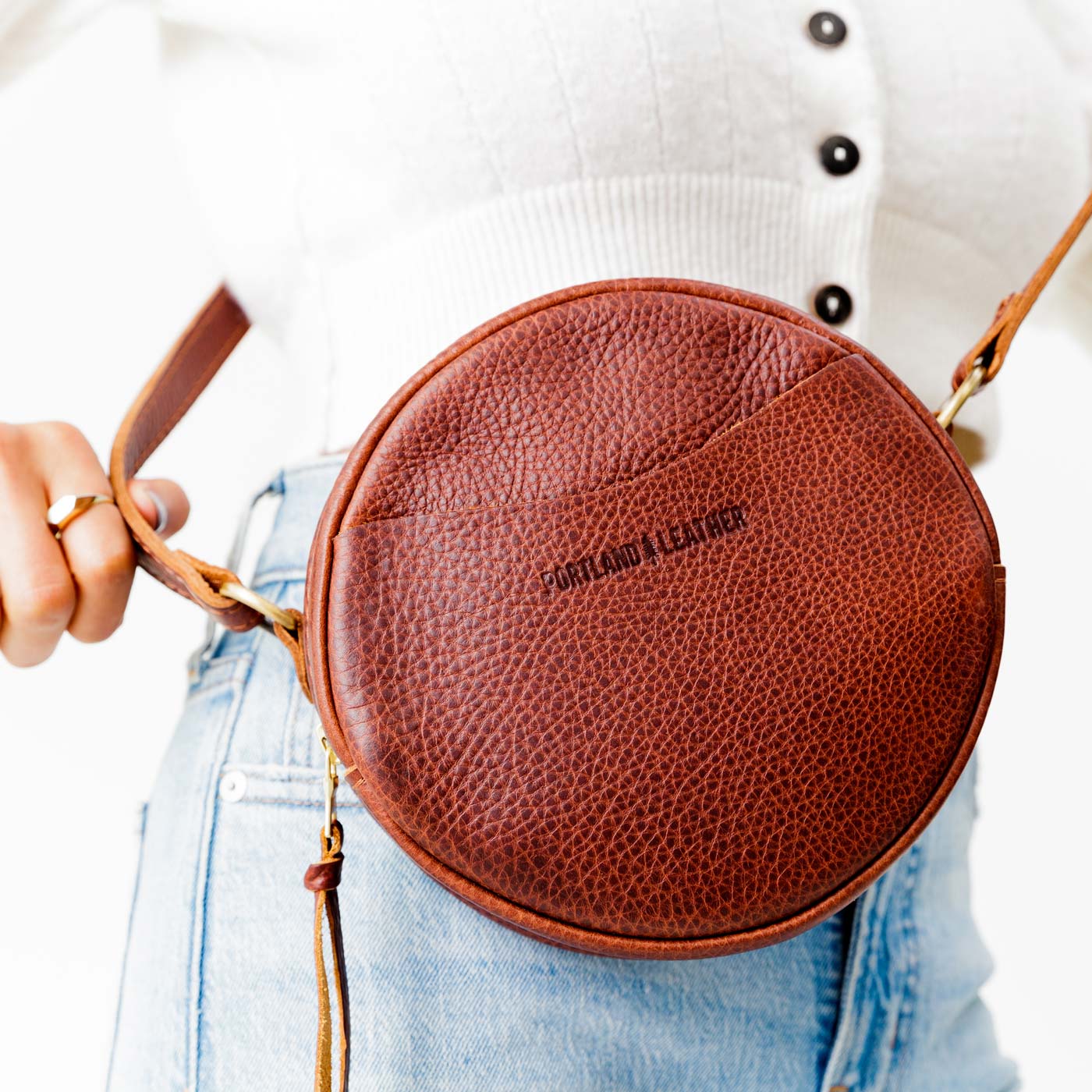 Nutmeg*Small | Circle shaped crossbody bag with top zipper