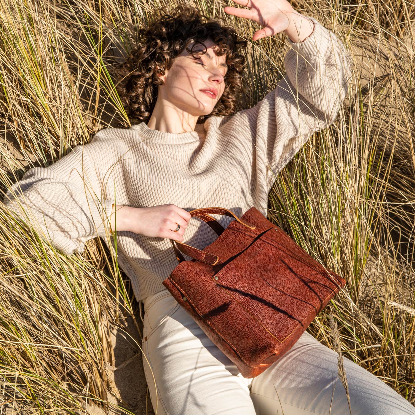 Nutmeg*Classic | Midsize crossbody tote with handles and a pocket