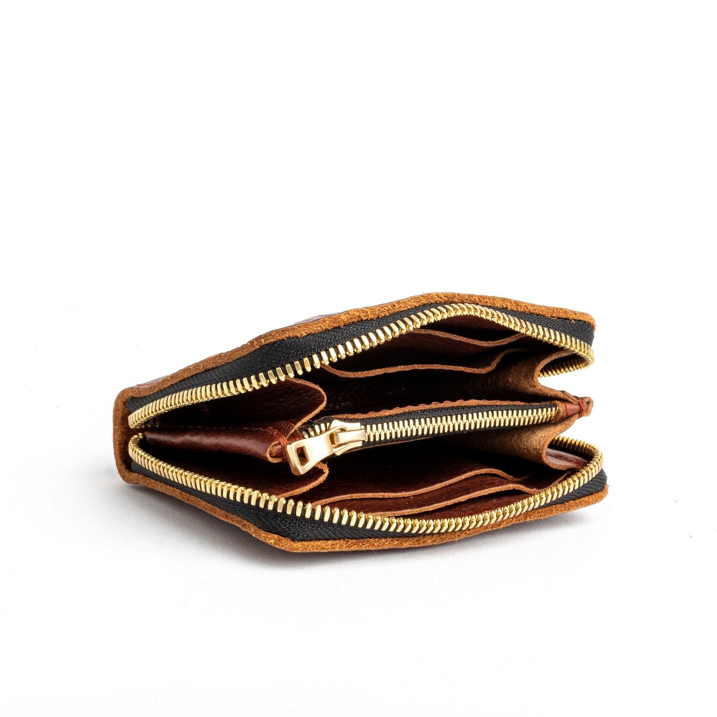 Nutmeg | Small leather wallet with zipper open