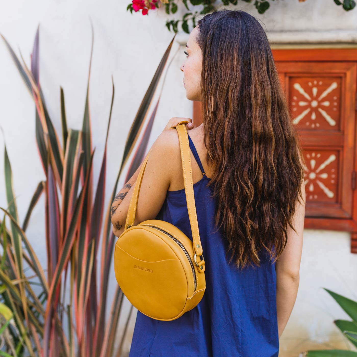  Sunflower | Circle shaped crossbody bag with top zipper